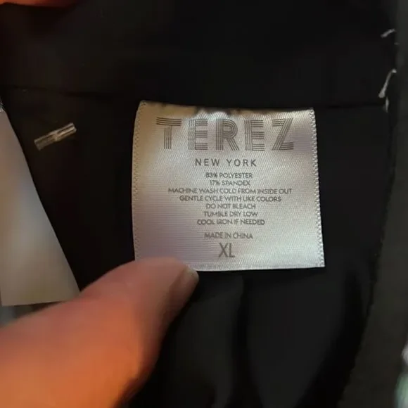 𝅺TEREZ Racerback Le Grand Confetti Sports Bra - Picture 4 of 6